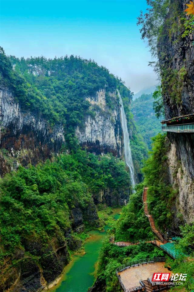 【每日一图@湖南】在古苗河百瀑大峡谷，山水滤尽了冬日的锋芒