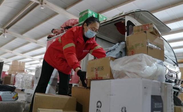 “双十一" 配送忙