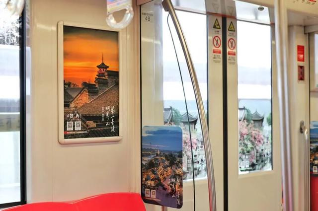 栖霞山人气爆棚，红叶超长待机！@友友们，错峰更有乐趣哦~