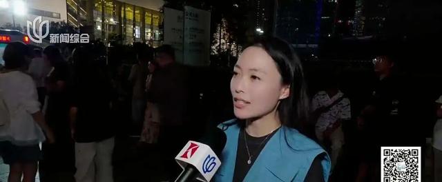 上海为游客操碎了心！有人突然躺街上，太拼了...警方宣布：认准他们↗