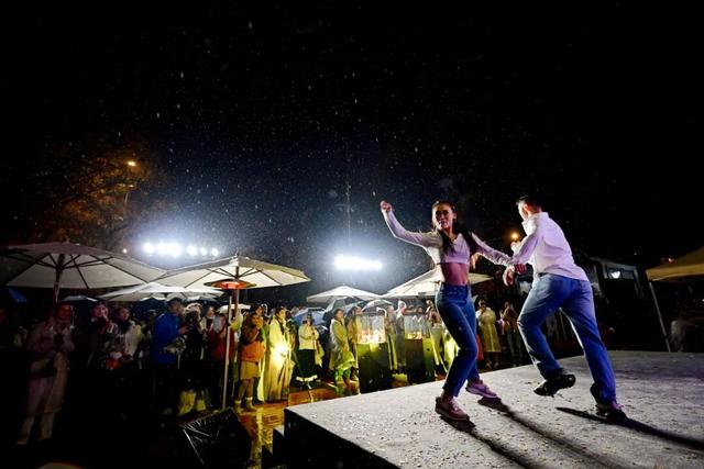 实拍！海淀学院路，新增一座列车主题公园——