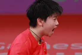 孙颖莎霸气夺冠瞬间图片