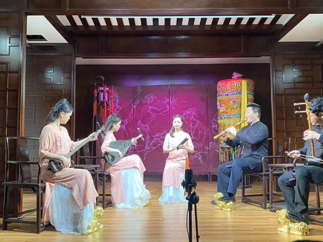 年轻人旅行不赶场了！“特种兵”变沉浸式“慢游”