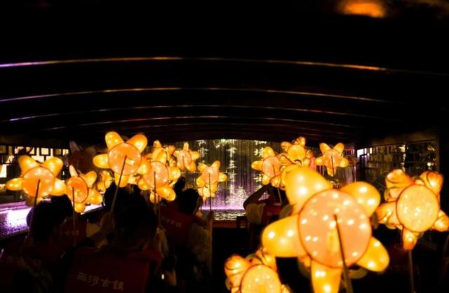 非遗鱼灯、剧本式夜游、民俗展演……三河古镇国庆活动等你来打卡！