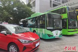 香港推动公交和的士绿色转型 2050年实现相关车辆零排放图片