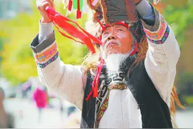 【非遗】鼓声响彻岷江河畔——羌族羊皮鼓舞‖巴丹 杨光富 陈芝丽图片