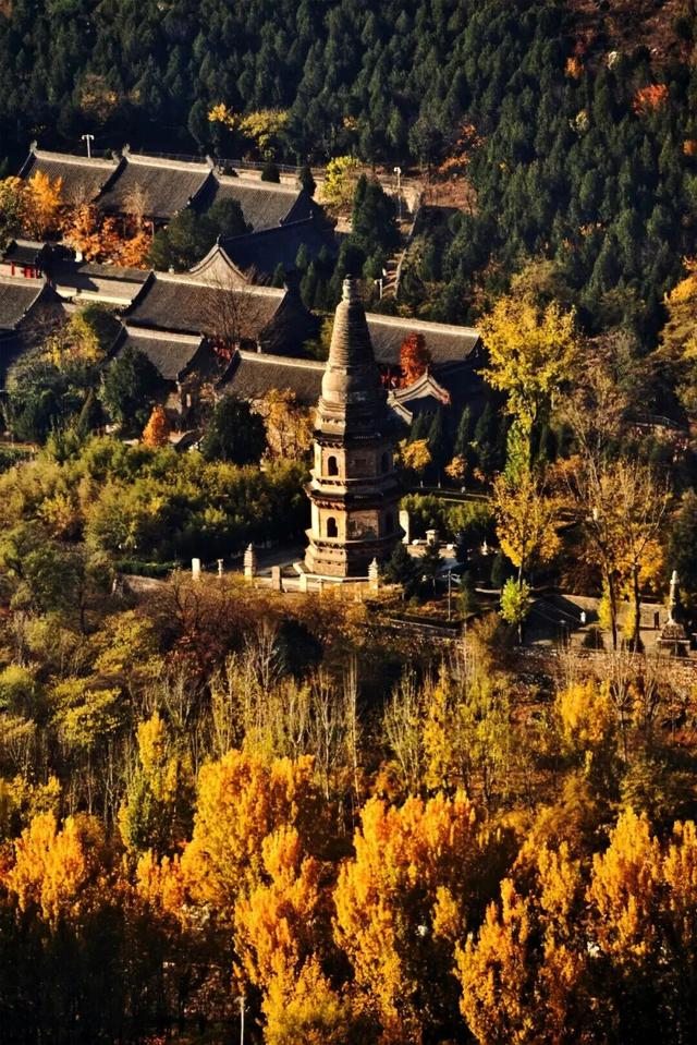 人少景美！北京这些古刹红叶正在最佳观赏期！