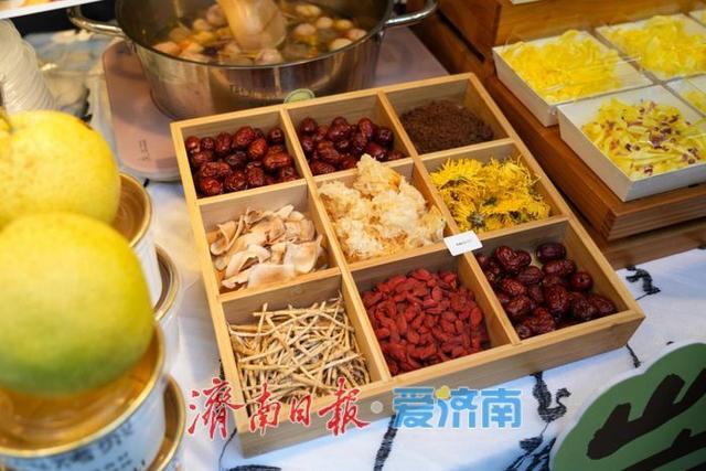 秋日胜景入画来！第46届趵突泉金秋菊展盛装启幕，泉城赏菊盛宴震撼登场