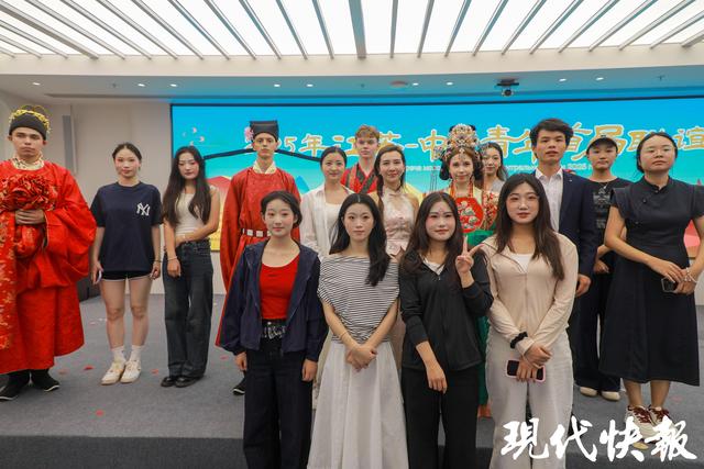 活力中国调研行｜“丝路电商”联通江苏与中亚，中亚青年现场表白中国