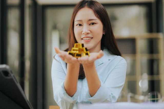 黄金刺客要失业了？“血脉觉醒	”的这届年轻人，看金价走势都懵了…