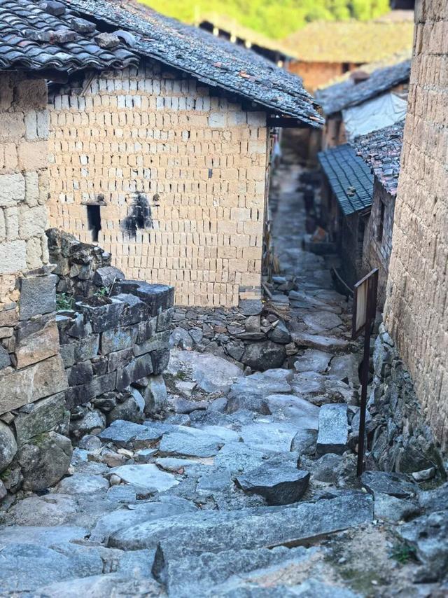 深山里的宝藏古村，藏着“与世隔绝”的慢生活