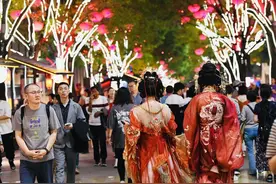 小长假西安热门航线集中在华东等地区 C919国产大飞机继续执飞西安至上海航班图片