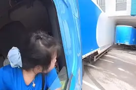 20米长半挂车女司机帅气倒库视频封面