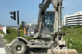 办实事｜多地交通信号灯故障 浙江：安排建设图片