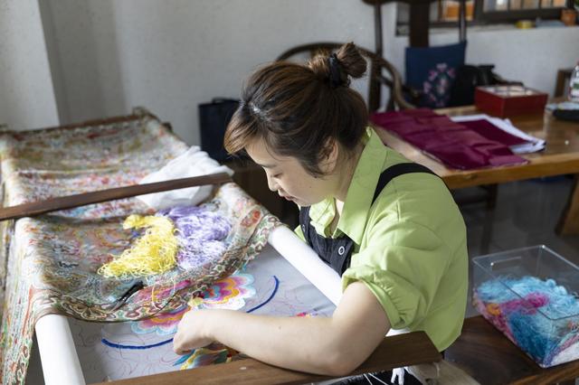 羌风古韵喜迎客 羌寨日子富起来
