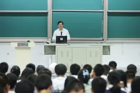 聚焦“中国式现代化”，清华形势与政策课让学生“抬头看路”图片
