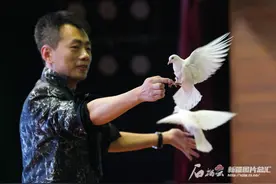 @新疆中小学生，你们的校长在悄悄“学魔法”图片