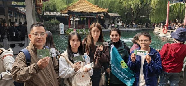 济南面向全球发出好客之邀：外地游客持落地登机牌免费游趵突泉 机场直达趵突泉景区旅游专线开通！