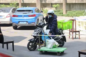 京东与首批外卖全职骑手签约，入职为邀约制图片