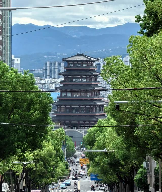 陕西安康：一座被秦岭与汉水同时托举的城