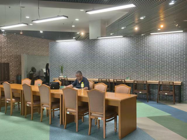 森林公园书屋迁址升级亮相 科普馆二层打造全新“阅读空间”