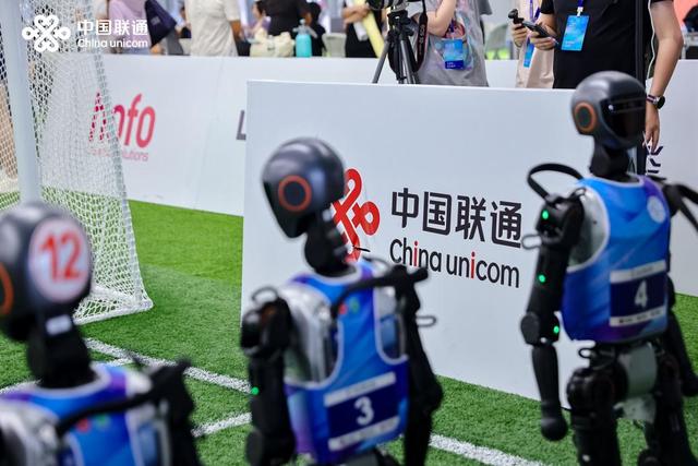 5G-A全覆盖+AI算力调度，“冰丝带”打造人形机器人竞技“毫秒级赛场”