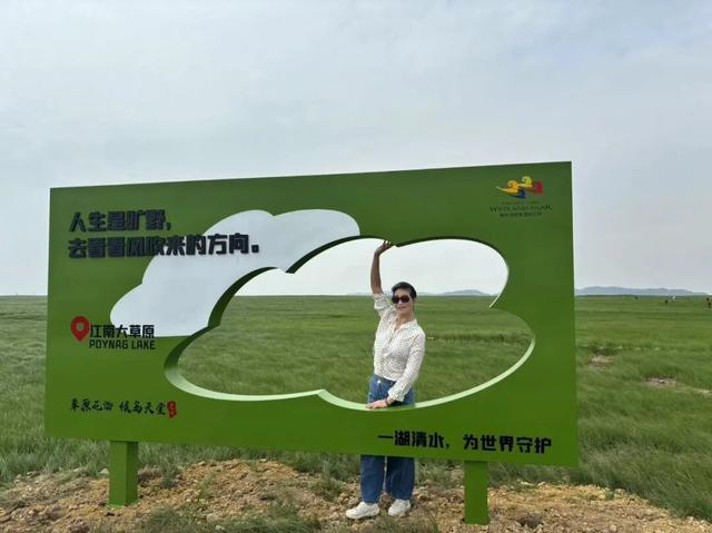 鄱阳湖大草原焕新开放！骑马&撸萌宠&坐热气球，体会草原风情~