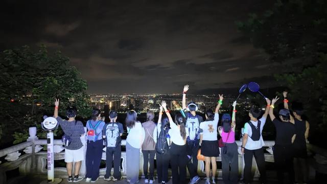 限量招募！鼎湖山夜爬来了！邀你共赴山海之约↘