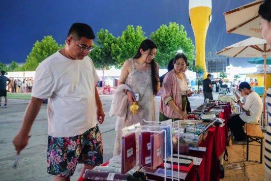 金沙滩啤酒城里的青岛西海岸文旅特色展区，吸睛无数！