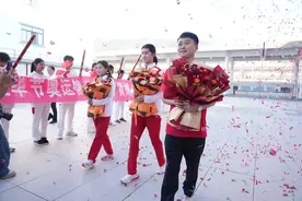 刚刚！谢瑜、黄娟、夏雨雨现身毕节！图片