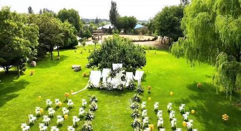 贺兰山下“星空乡居” 特色民宿解锁乡村美学