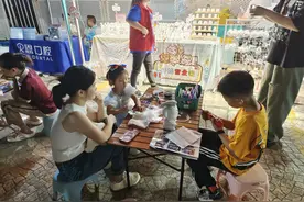 “烟火气”点亮“夜经济”，珠海湾仔举办公益文化集市图片