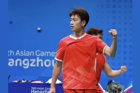 国羽男团逆转取胜，爱笑的男孩运气不会差图片