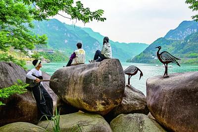 长江畔的网红公路