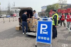 四川泸州：社会车辆可直达酒博会现场展厅门口 开启买买买模式图片