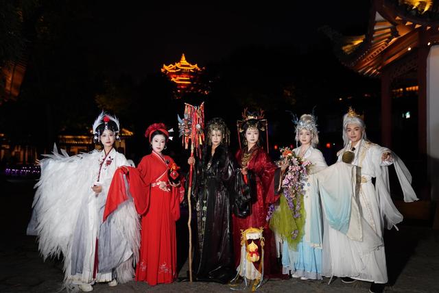 “神仙”齐聚蛇山，《夜上黄鹤楼》开启“东方幻梦”神话夜