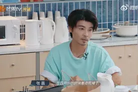 51岁张晋自述与蔡少芬一家五口国外旅游险些丧命，两人结婚17年，育有两女一子图片