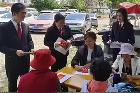 游客如何维护自身权益？法院普法宣传进景区图片