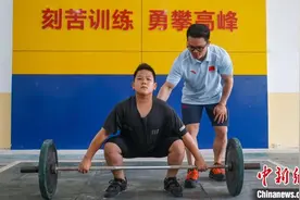 中国运动员石智勇：无悔将一切献给举重图片