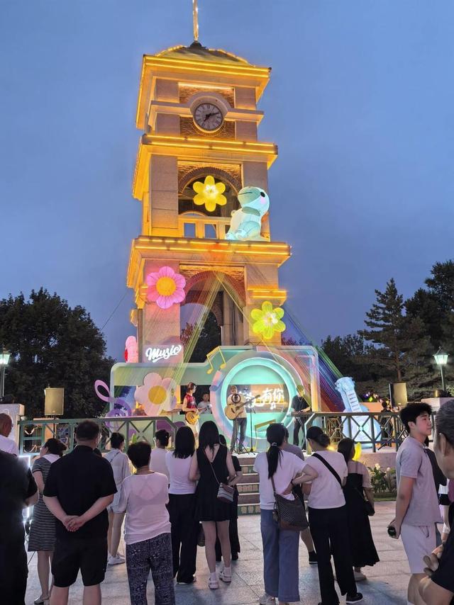 嘉荫夏夜奇遇记：在文创集市 赴一场穿越亿万年的奇趣之约