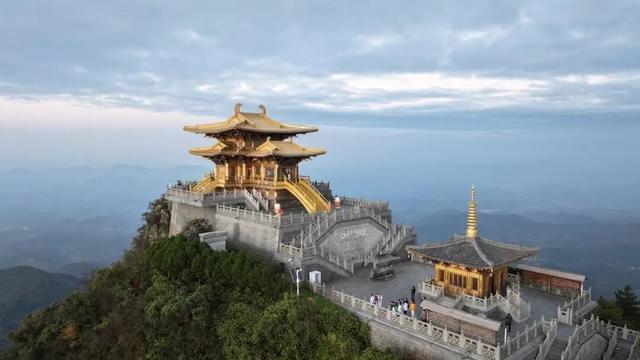 明星为随县打call！香菇采摘、乡村漫游、金顶落日 解锁秋日限定美好