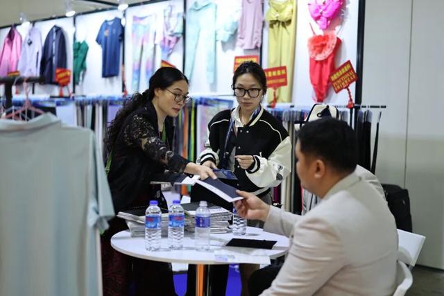 2025亚太纺织服装供应链博览会暨高峰论坛开幕