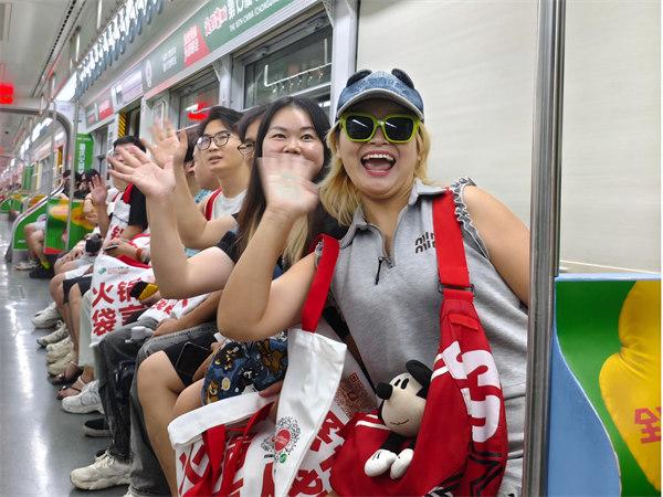重庆火锅专列启程 拉开双节文旅消费序幕