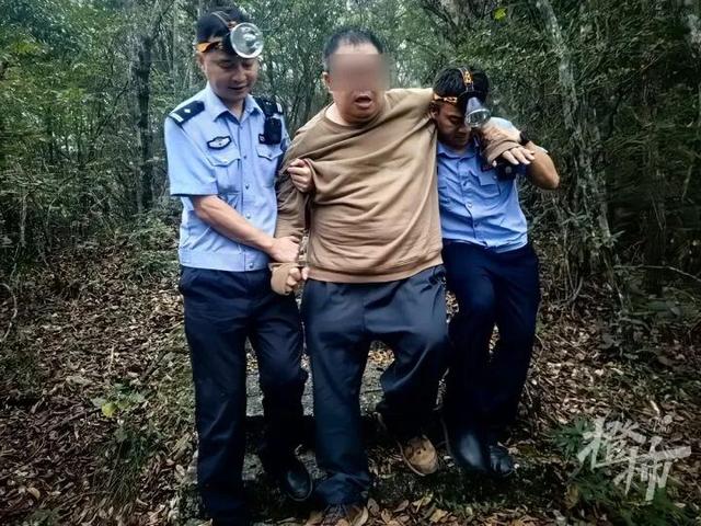 248斤男子被困 警方展开超重救援