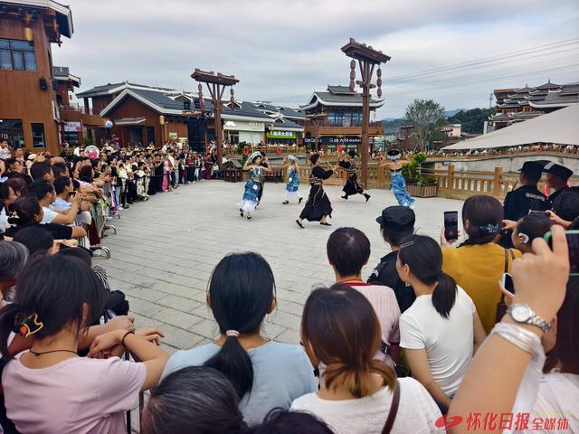 福地怀化 懂你如家 | 怀化榆树湾青春广开街仪式后的首个周末 万人空巷