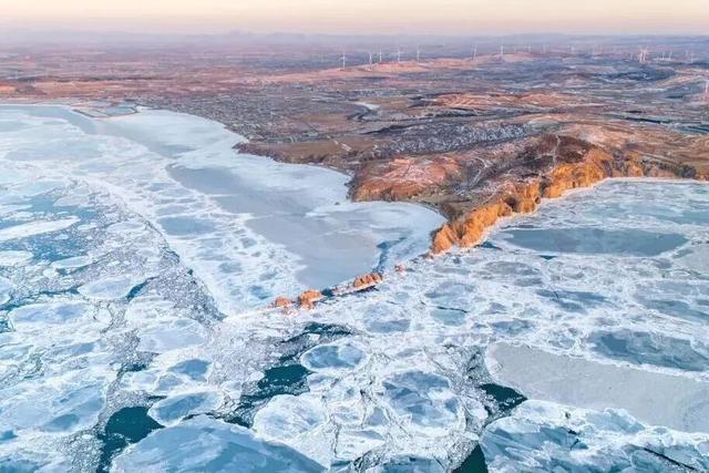 凝冬之境：辽宁冰瀑玉带与冻海蓝冰的限定交响