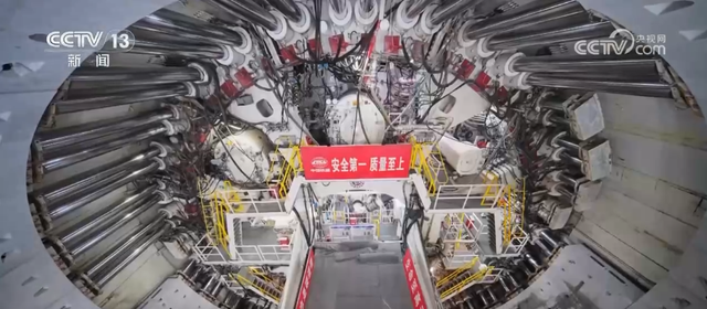 17.5米“巨无霸”盾构机智能“绿色“穿黄河 中国水下隧道建设领域迎突破