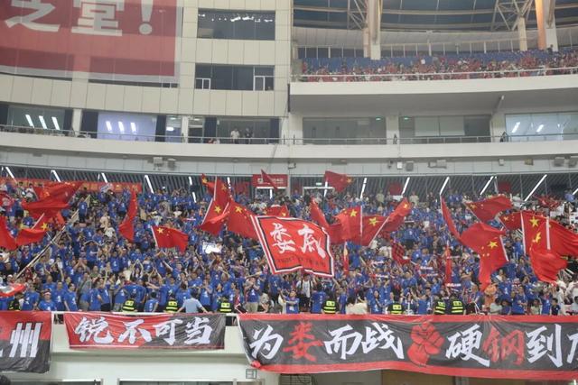 湖南球迷：我们为湘超联赛喝彩