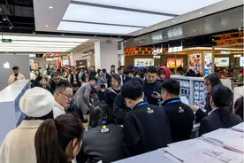 实探国补扩容下的3C市场：门店排队购机潮久违再现  消费电子迎暖冬图片