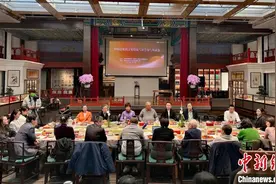 AI时代诗人何为？专家：“人诗互证”的人类写作无法被取代图片